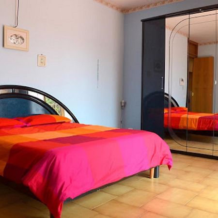 B&B Le Tre Rose Di Maria ペダーラ エクステリア 写真