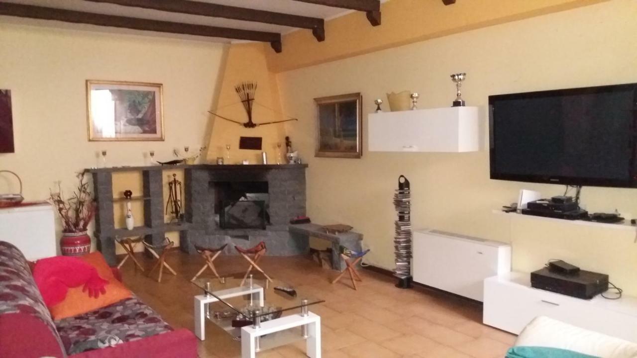 B&B Le Tre Rose Di Maria ペダーラ エクステリア 写真