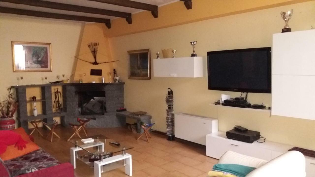 B&B Le Tre Rose Di Maria ペダーラ エクステリア 写真