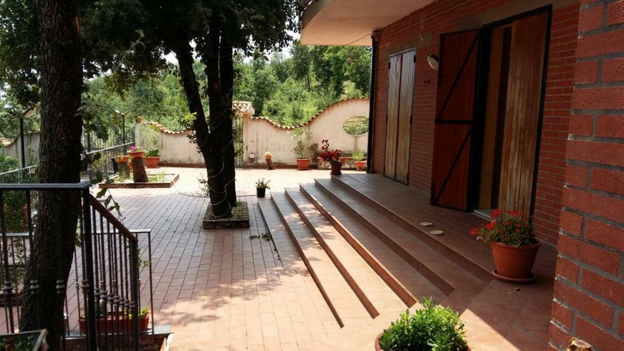 B&B Le Tre Rose Di Maria ペダーラ エクステリア 写真