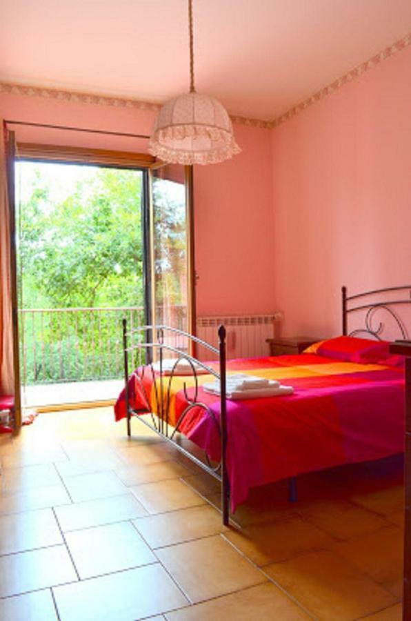 B&B Le Tre Rose Di Maria ペダーラ エクステリア 写真